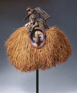 Maske (træ og fibre) (se også 181648)